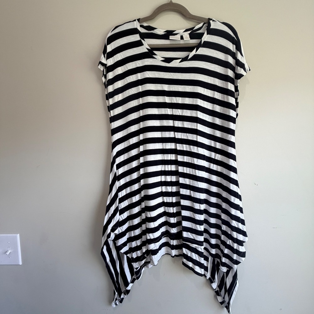 Chicos Striped Sharkbite Tunic Top Womens‎ Size 2 Stretch Flowy Minimalist Indie